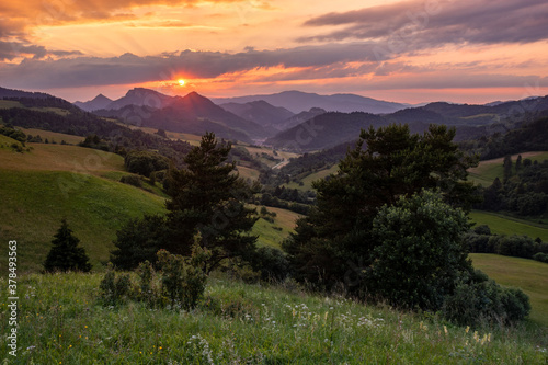 Fototapeta Naklejka Na Ścianę i Meble -  sunset over a mountain valley in Slovakia in the Pieniny National Park