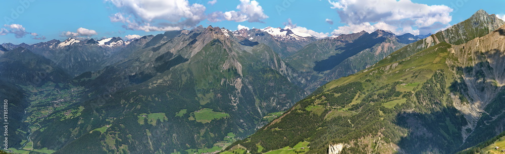 Panorama Venedigergruppe mit dem Virgental / Osttirol / Österreich