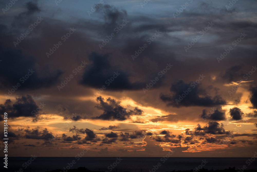 Obraz premium 竜宮城展望台からの夕焼け空, 来間島, 宮古島, 沖縄, 日本