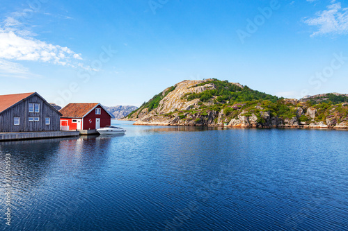 Einsames Ferienhaus mit Boot