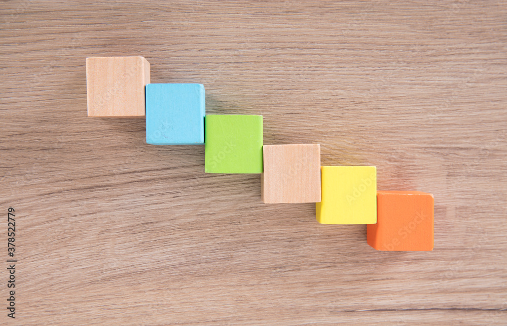 The gradually descending blocks are placed in the shape of a staircase
