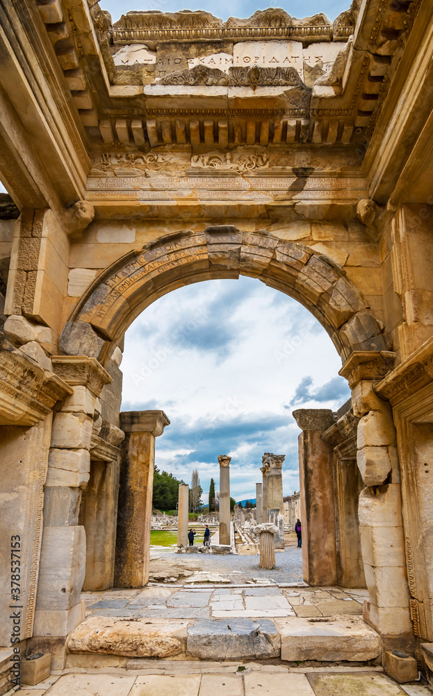 Fototapeta premium The Gate of Mazeus and Mythridates in Ephesus Ancient City