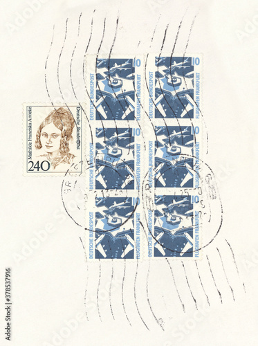 Briefmarke stamp gestempelt used vintage retro Post letter mail Brief frankiert Flugzeug Flughafen airport Gesicht Frau Mathilde Franziska Anneke 240 plane Wellen waves photo