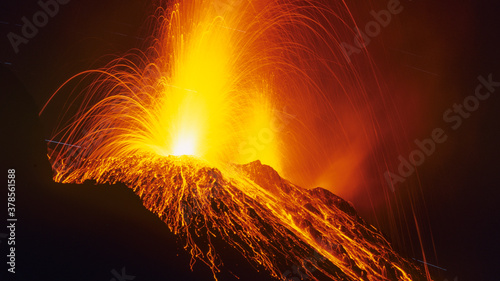Foto Stromboli multiple eruption