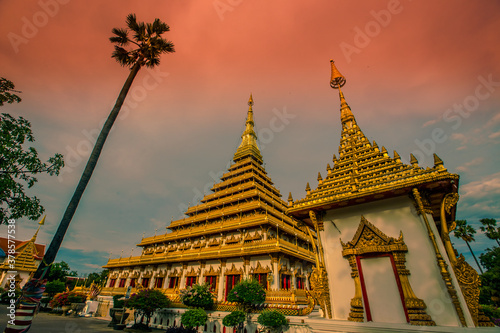 Background of the major tourist attractions in Khon Kaen  Phra Mahathat Kaen Nakhon  is a large pagoda with 9 floors  Thai tourists and foreigners come to see the beauty and travel in Thailand always.