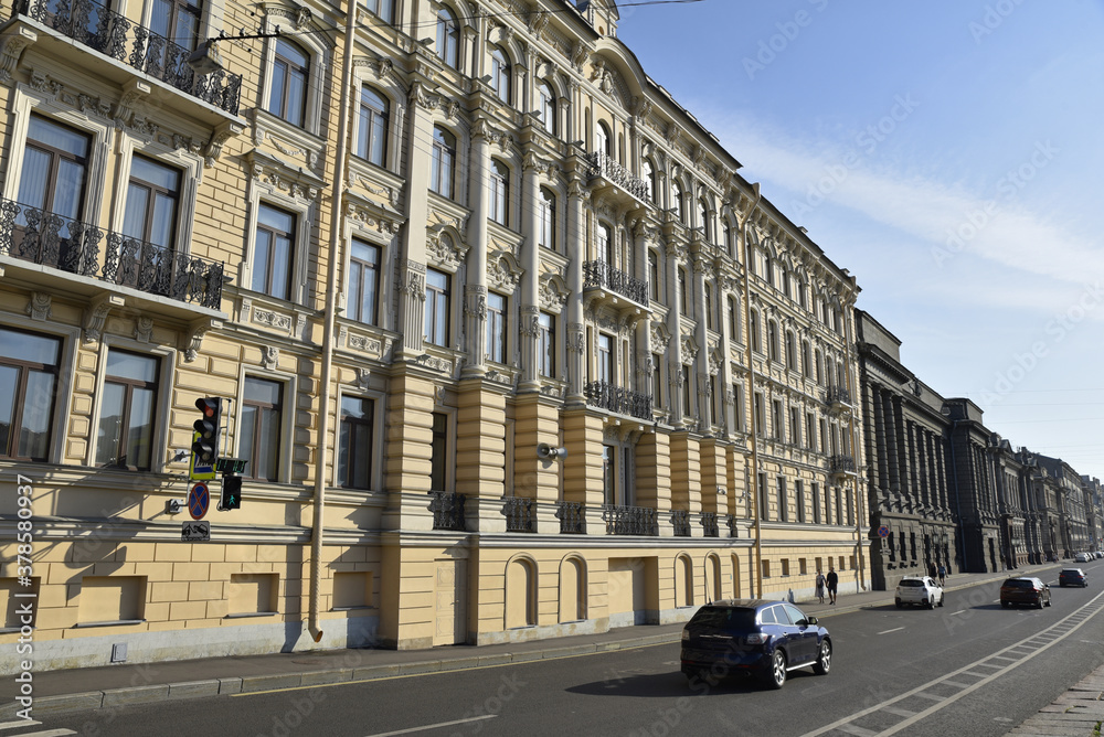 Alignement de palais à Saint-Pétersbourg, Russie