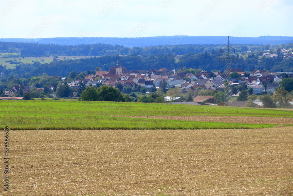 Blick auf den Ort Tiefenbronn Landkreis Pforzheim