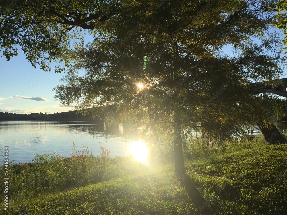 Obraz premium sunset on the river 