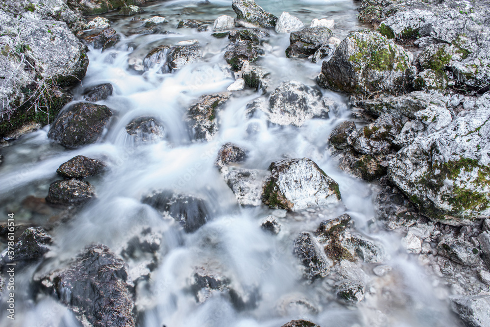 Riachuelo en el Nacimiento del Rio Mundo Riachuelo en el Nacimiento del Rio Mundo