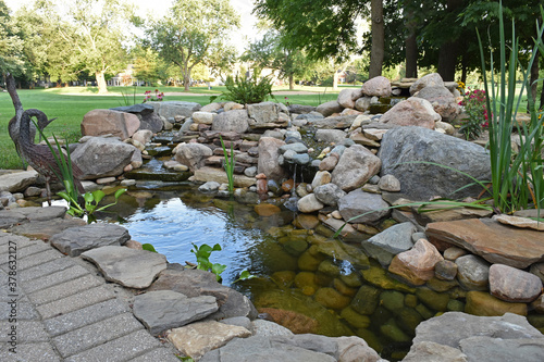 Foto Finished backyard water feature constructed by the homeowner as a DIY project
