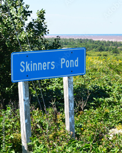 Fotografie Road sign for the village of Skinner's Pond in Prince Edward Island, known as th