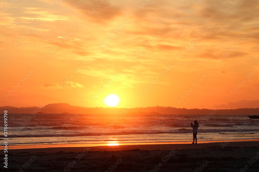  Stunning Seaside Sunset Selfie
