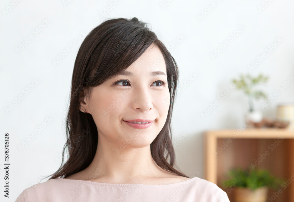 笑顔の女性 笑顔の女性