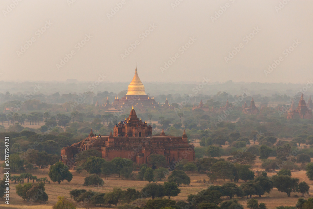 Bagan landscape, with his pagoda, temple and stupa seeing along a boat tour and a balooning experience