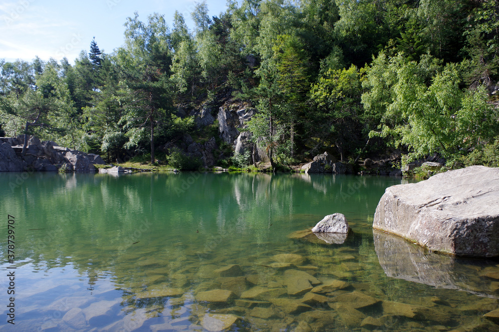 le lac bleu de champclause en haute loire