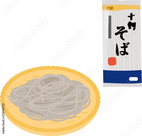 袋入りの乾蕎麦と茹でた蕎麦