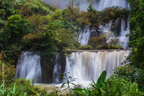 Fototapeta Naklejka Na Ścianę i Meble -  Thi-Lo-Su waterfall, Beautiful waterfall in Tak  province, ThaiLand.