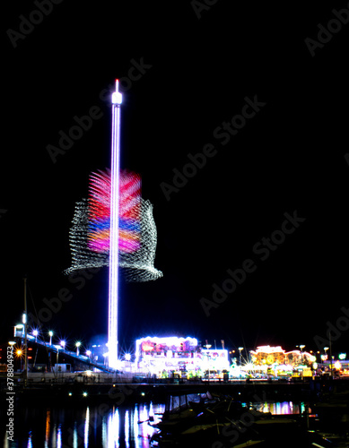 Canvas Print city light by night lunapark