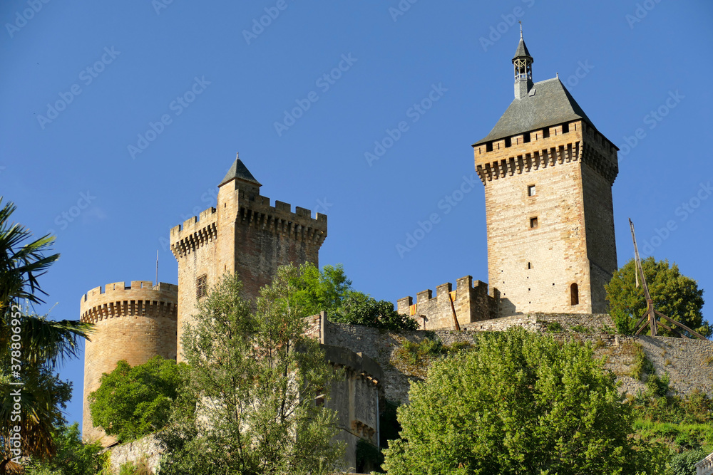 Remparts et tours du château de Foix