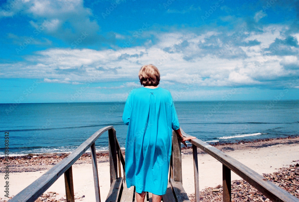 Fototapeta premium woman on the color pallete 