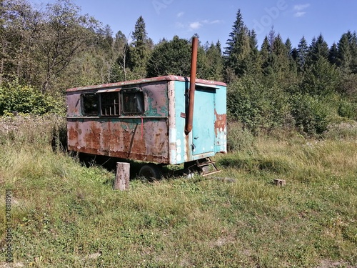 old abandoned car © Anna