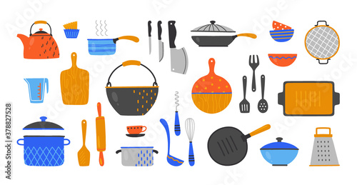 Cartoon utensil. Hand drawn cookery and kitchen equipment, doodle kitchenware and cutlery. Vector set flat design image cooking devices, plates pans knives and cups