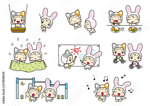 仲良く遊ぶねことうさぎの着ぐるみを着た子供たちセット