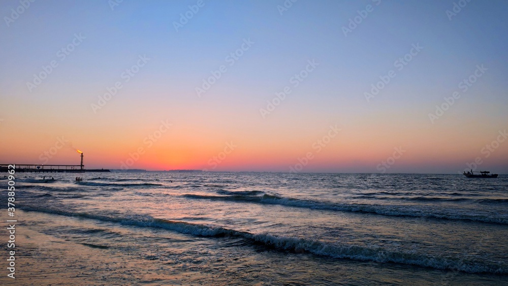 Naklejka premium sunset in the sea