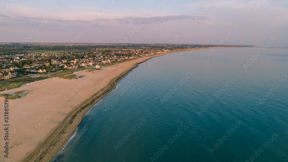 Panoramique aérien de la plage d'Ouistreham, Normandie, France