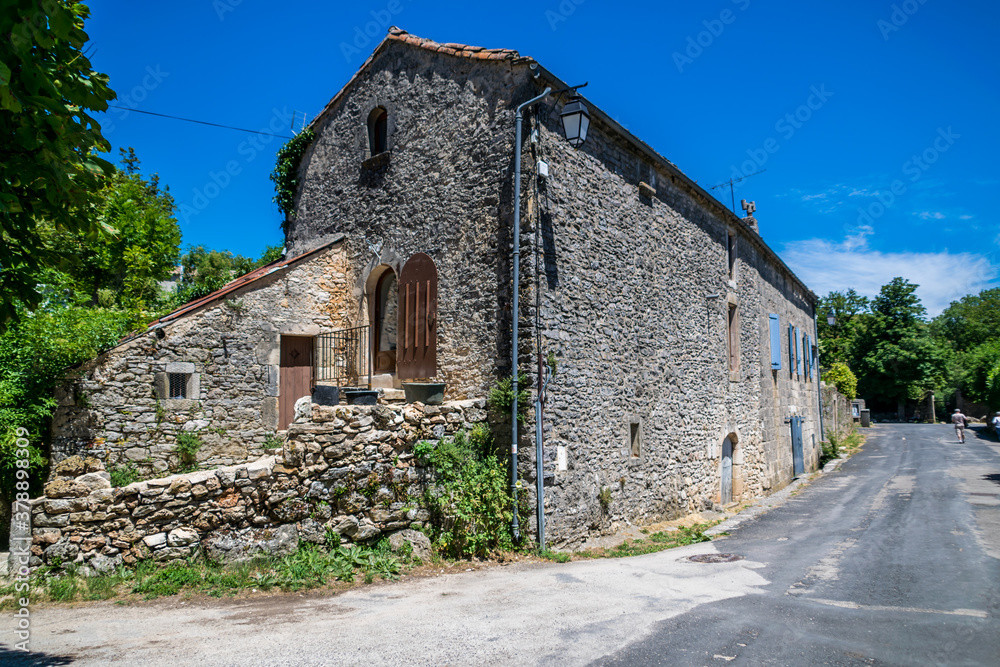 Fototapeta premium La Couvertoirade joli village médiéval perché en Aveyron. 