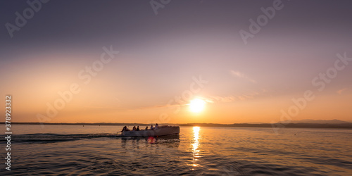 Sirmione lago di garda  lago   tramonto 