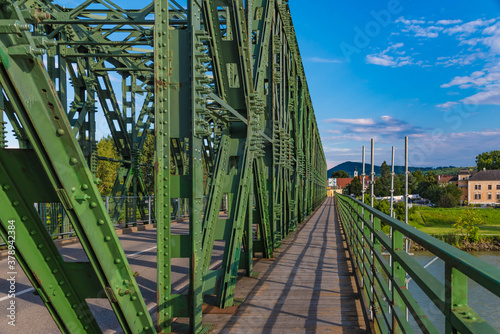 Eisenbrücke über die Donau bei Krems photo