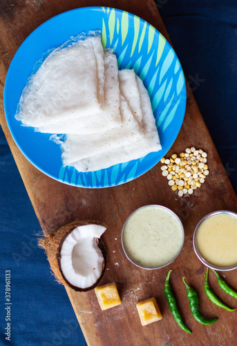 Neer dosa and coconut chutney