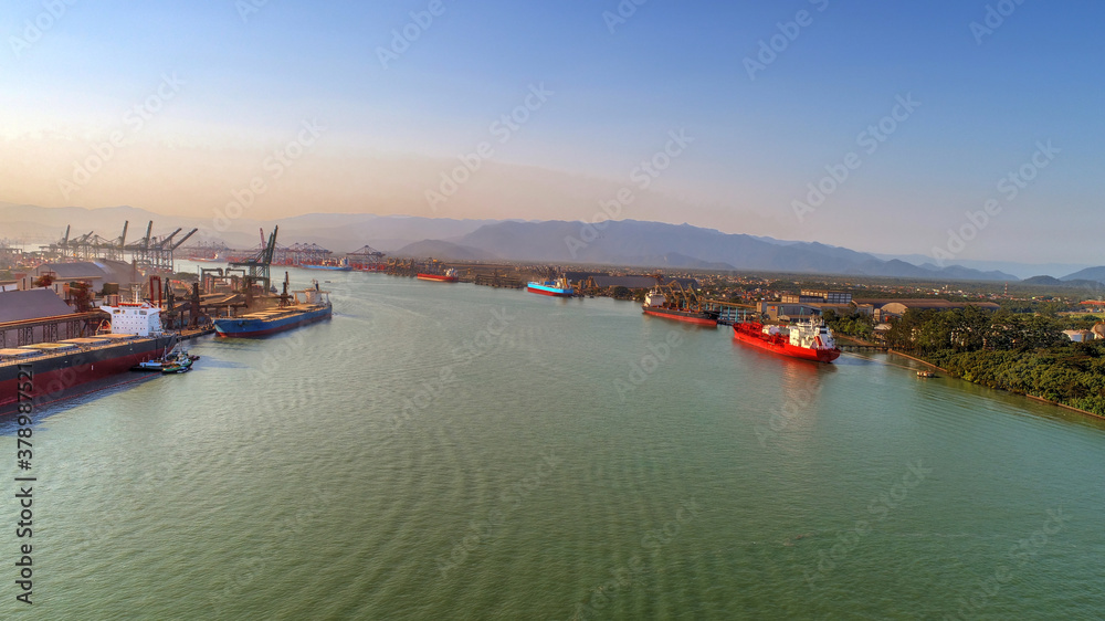 Fototapeta premium Travessia Santos-Guaruja - Sao Paulo - BR