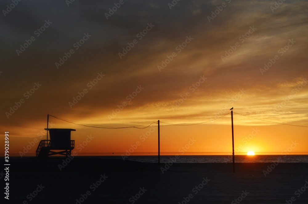 Obraz premium Sunset over Santa Monica Beach