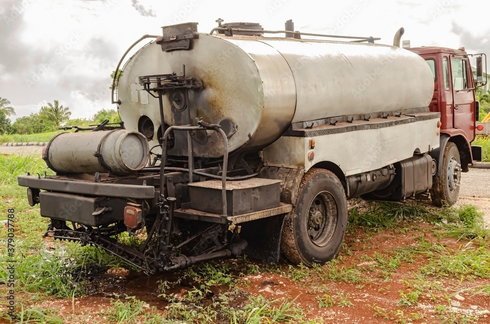 Back Of Distributor Truck with Gas Cylinder Back Of Distributor Truck with Gas Cylinder