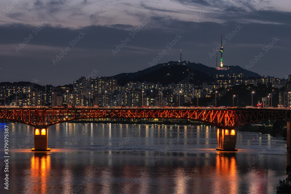 seongsu bridge and namsan tower