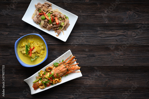 Stir Fried lobster with cashew nuts and pineapple