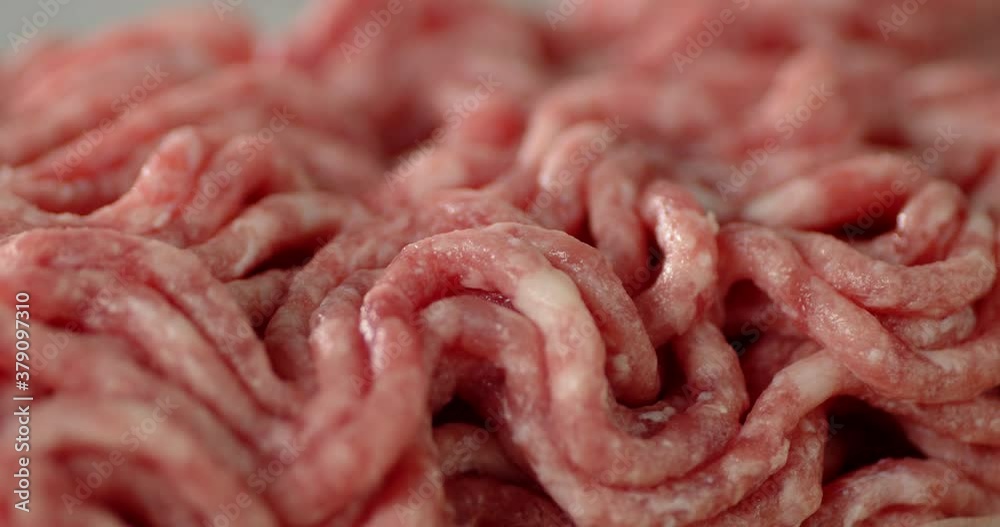 Raw minced meat rotates slowly. Raw minced meat rotates slowly.