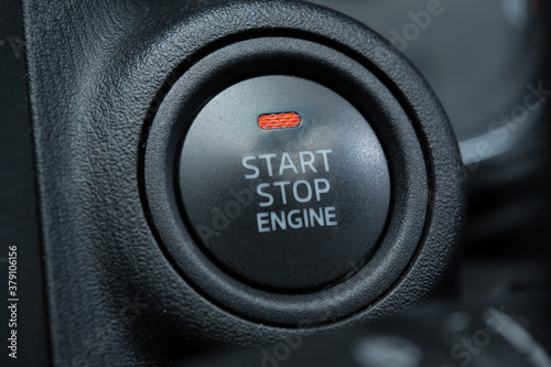 Car push start button with orange status light