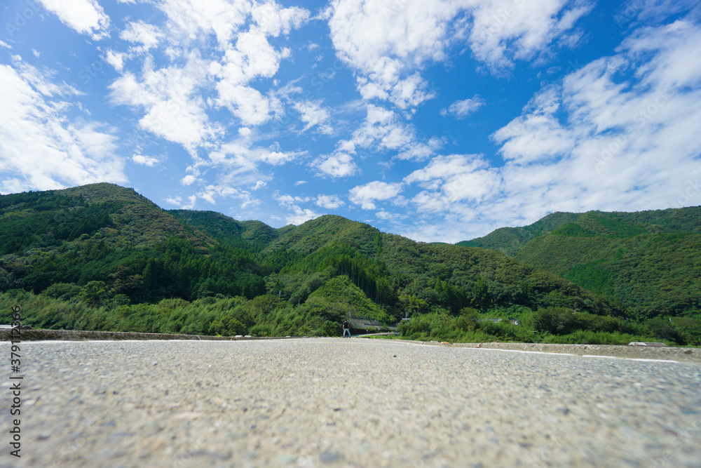 Fototapeta premium 清流仁淀川にかかる沈下橋