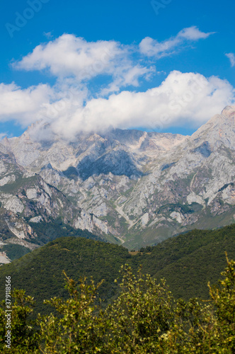 Montañas altas, Parque natural Picos de Europa y su entorno en Cantabria