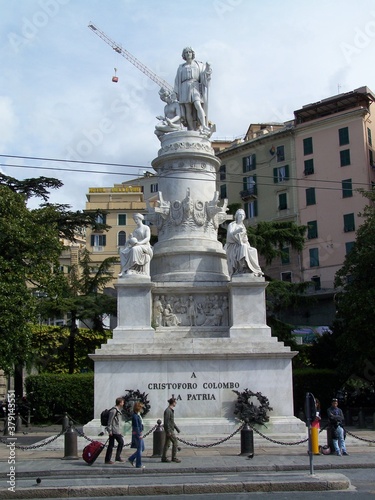 Kolumbusdenkmal auf der Piazza Aquaverde in Genua Italien