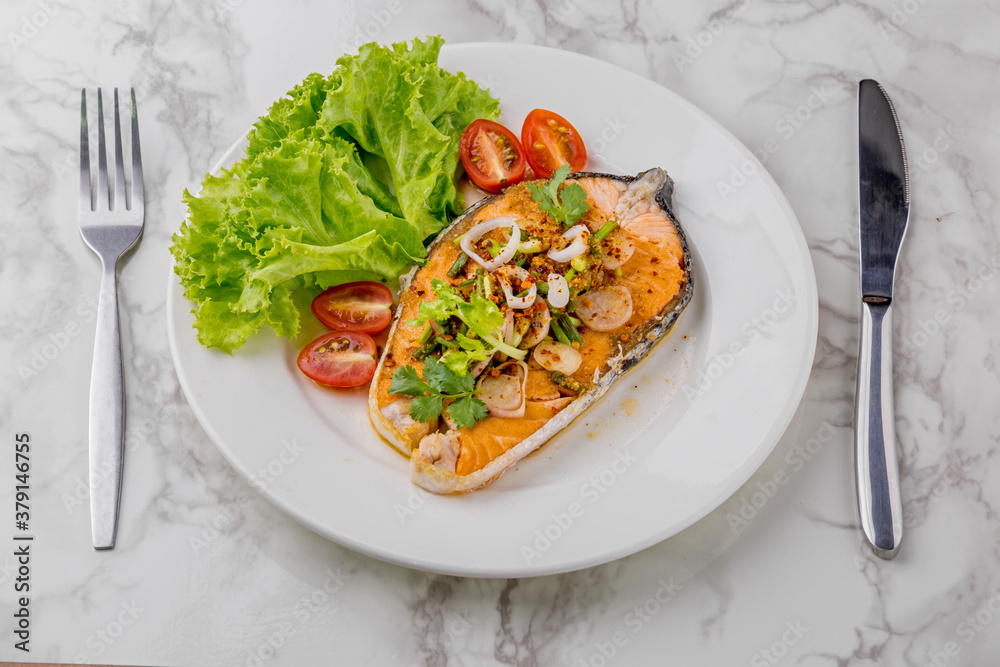 Spicy fried salmon salad Spicy fried salmon salad