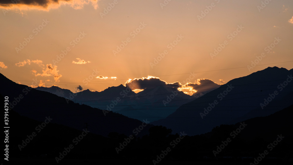 Obraz premium Tramonto fotografato a Verbania, Piemonte, Italia.