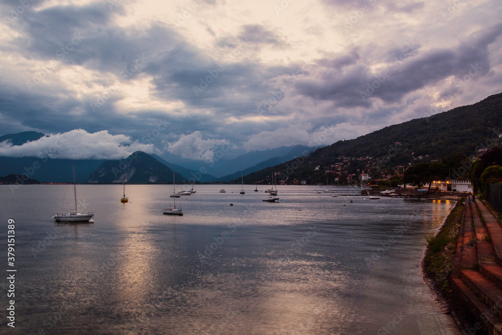 Obraz premium Lago Maggiore, Suna di Verbania (VB), Piemonte, Italia.