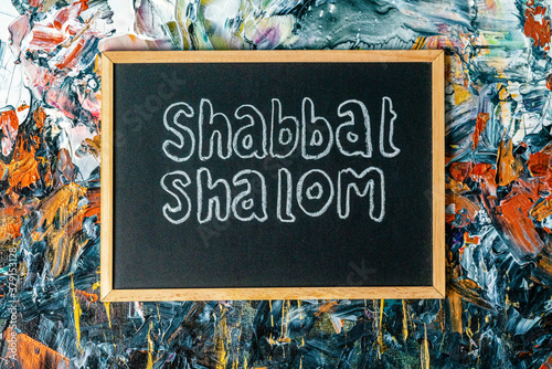 Obraz na płótnie Jewish greetings Shabbat Shalom painted on a chalk board. w salonie