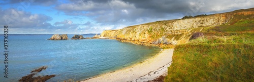 Canvas-taulu Panoramic aerial view of an ocean lagoon at Pointe de Toulinguet in Brittany, France