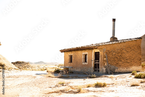 Detalle de una pequeña casa abandonada en el Desierto de las Bardenas Reales, Navarra, España