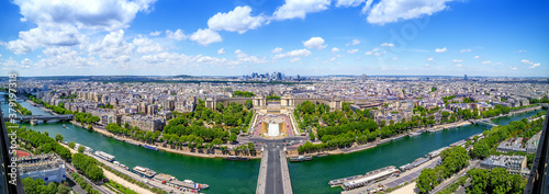 panoramic view at the city center of paris, france © frank peters